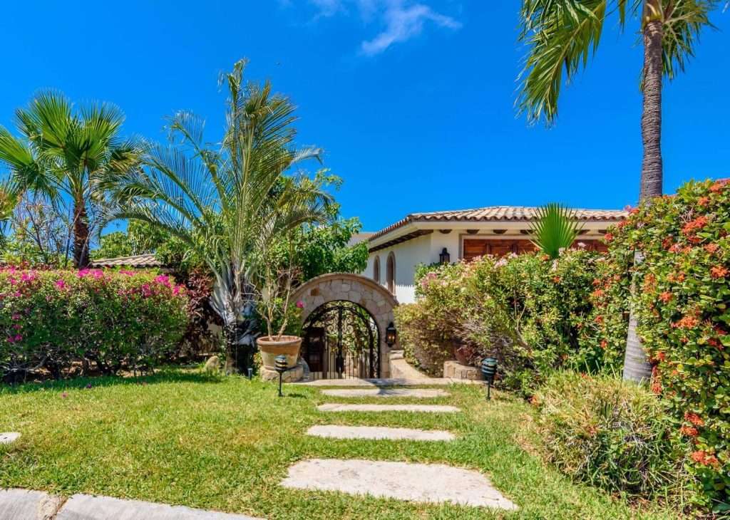 Beachfront Home in Cabo Del Sol