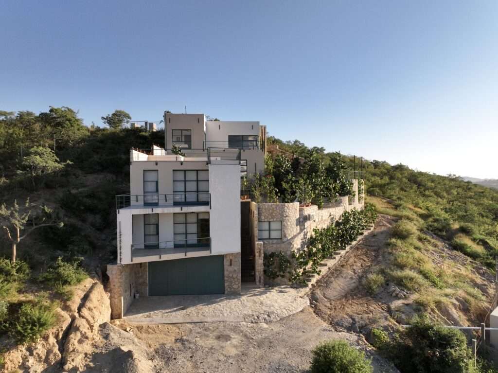 Cabo del Sol Club La Costa Unpack your bags and slip straight into coastal living in this furnished 1/bed, 1/bath second floor condo complete with its own garage. The space comes move in ready with appliances, a water filtration system, and thoughtful touches throughout. With strong rental potential and a location that's hard to beat, this condo sits just steps from Plaza Pescadero, where cafés, shops, and local flavor meet the rhythm of daily life. And when you're craving the ocean? The beach is literally right across the street, calling you out for sunrise walks, sunset cocktails, and everything in between. – 21 Calle Once, San Jose del Cabo, BS