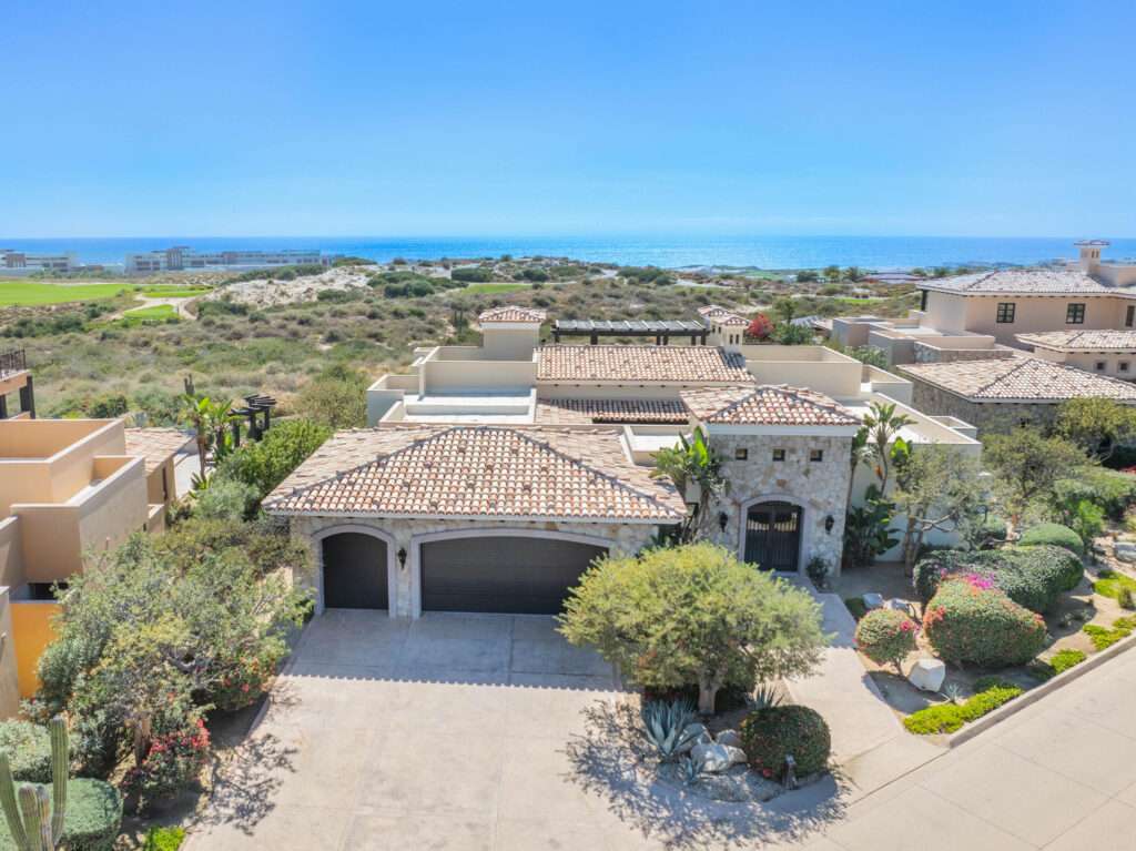 Cabo del Sol El Tezal W:General Prime Commercial Opportunity in Cabo San Lucas!Unlock the potential of this expansive 6,000+ square meter perfectly flat commercial lot, ideally situated in the high-demand Corridor of Cabo San Lucas. Whether you envision a thriving multi-family development with commercial space on the ground floor or a dynamic business hub, this property offers endless possibilities.Incredible value - priced to sell! Don't miss this rare opportunity to invest in one of the most sought-after locations in Cabo.Call today for more details – 23, Golf Villa, Pacific, Pacific, BS