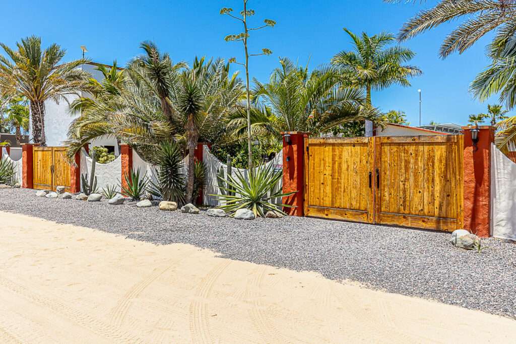 Cabo del Sol Todos Santos-General Las Playitas is the up and coming beach community of Todos Santos, located just 20 KMS North of Downtown. CFE power lines are there, just a couple blocks away from Parcela Prima (2.186 acres). This land features natural elevation, wild desert landscaping and beautiful Pacific Ocean – 3 calle sin nombre, Pacific, BS