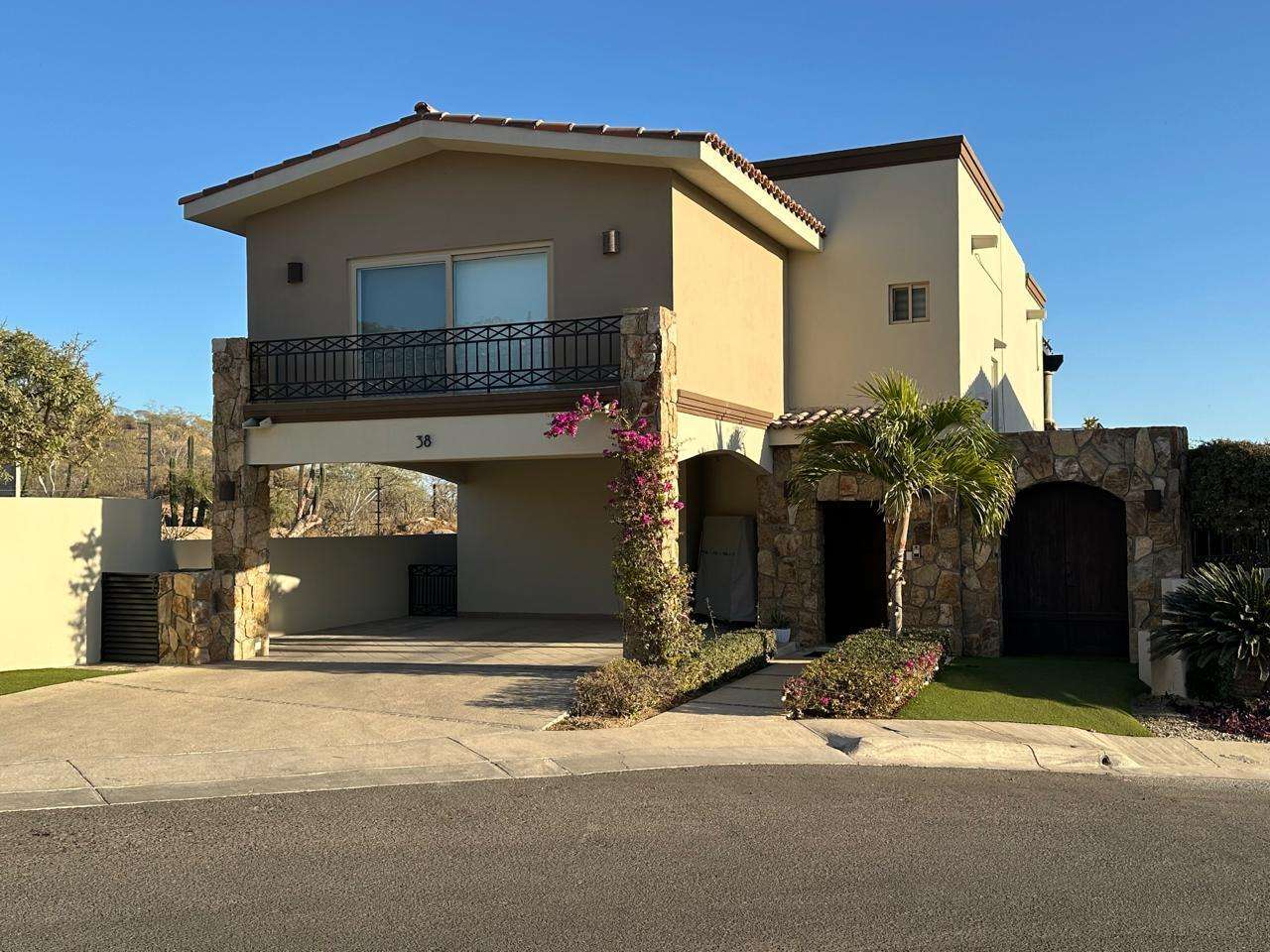 38 Calle Santa Lucia, Cabo Corridor, BS