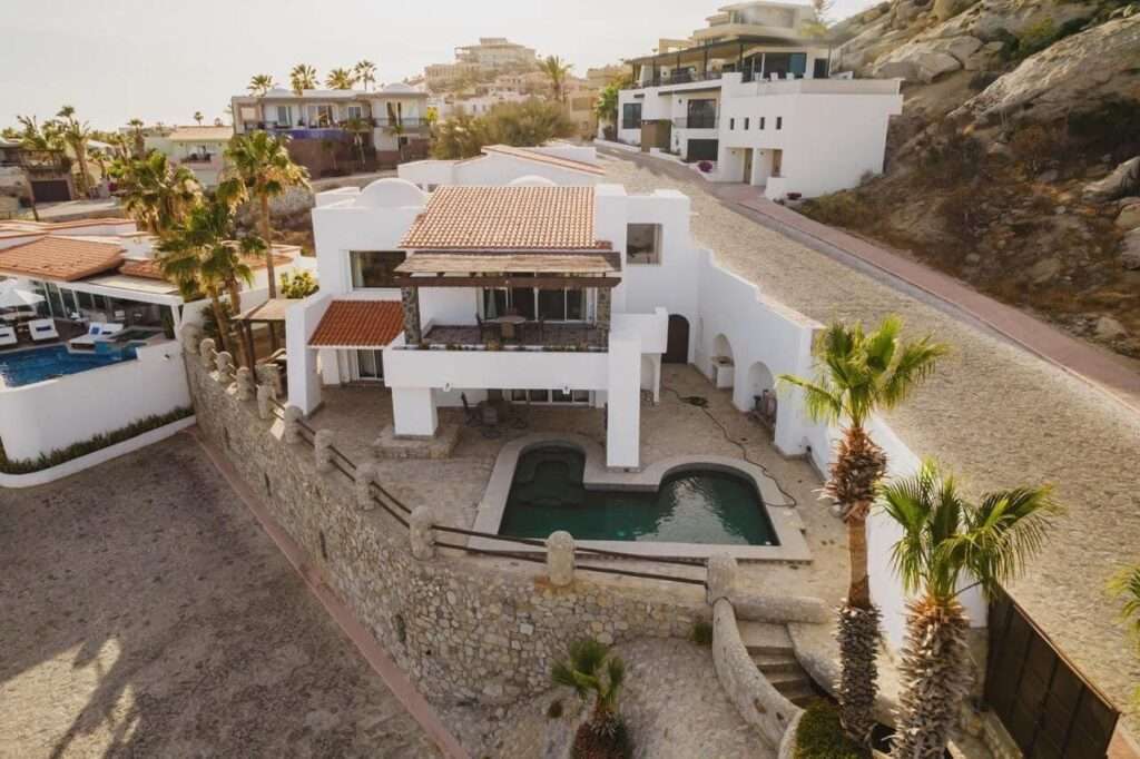 Cabo del Sol Section 29- La Cresta Designed for those seeking the ideal blend of luxury and nature, La Cresta is the newest neighborhood within the private, masterplanned community of Querencia--and the first real estate offering on our second Tom Fazio golf course, Campo Alto. Set atop a striking ridgeline, La Cresta features 54 homesites with sweeping – 445 Camino del Mar Lote 4 Mza 23, Cabo San Lucas, BS