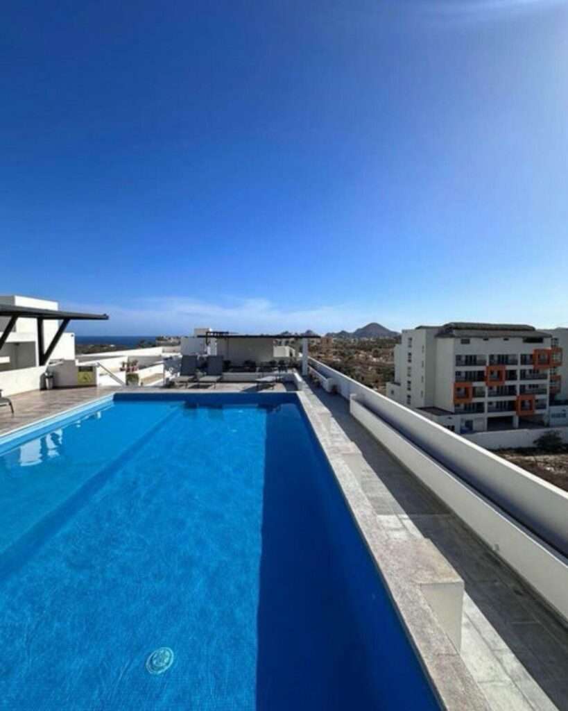 Cabo del Sol Bahia Del Tezal Fully furnished 2-bedroom, 2-bathroom condominium located on the 5th floor of Bahía del Tezal 505B, offering comfort, convenience, and an excellent location in Cabo San Lucas. This move-in-ready residence features a functional open layout, stylish furnishings, and inviting living spaces designed for everyday living or vacation enjoyment.Ideally situated just minutes from the beach and downtown Cabo San Lucas, you'll enjoy quick access to restaurants, shopping, nightlife, and marina attractions. Residents can also take advantage of the rooftop terrace with beautiful amenities, perfect for relaxing, entertaining, and enjoying the Cabo lifestyle. An excellent opportunity for a full-time residence, vacation home, or investment property. – Bahia 505 Sunrise 5to Nivel, Cabo Corridor, BS