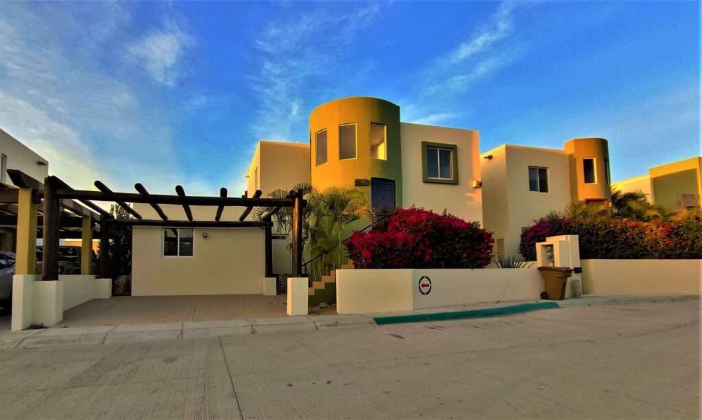 Cabo del Sol Club La Costa Unpack your bags and slip straight into coastal living in this furnished 1/bed, 1/bath second floor condo complete with its own garage. The space comes move in ready with appliances, a water filtration system, and thoughtful touches throughout. With strong rental potential and a location that's hard to beat, this condo sits just steps from Plaza Pescadero, where cafés, shops, and local flavor meet the rhythm of daily life. And when you're craving the ocean? The beach is literally right across the street, calling you out for sunrise walks, sunset cocktails, and everything in between. – Calle Las Ostras, Cabo Corridor, BS