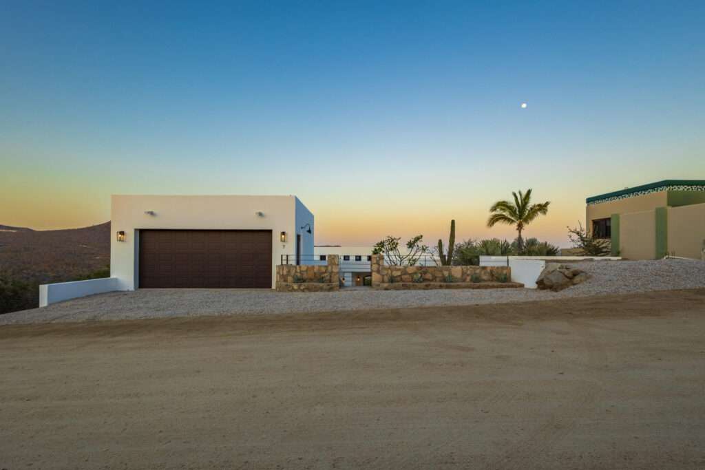 Cabo del Sol Todos Santos-General Las Playitas is the up and coming beach community of Todos Santos, located just 20 KMS North of Downtown. CFE power lines are there, just a couple blocks away from Parcela Prima (2.186 acres). This land features natural elevation, wild desert landscaping and beautiful Pacific Ocean – Casa Vista, Lot 7, San Jose del Cabo, BS