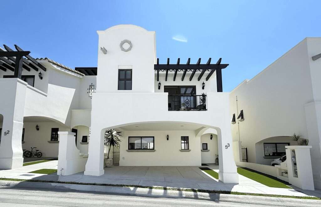 Cabo del Sol Club La Costa Unpack your bags and slip straight into coastal living in this furnished 1/bed, 1/bath second floor condo complete with its own garage. The space comes move in ready with appliances, a water filtration system, and thoughtful touches throughout. With strong rental potential and a location that's hard to beat, this condo sits just steps from Plaza Pescadero, where cafés, shops, and local flavor meet the rhythm of daily life. And when you're craving the ocean? The beach is literally right across the street, calling you out for sunrise walks, sunset cocktails, and everything in between. – Las Misiones, Cabo Corridor, BS