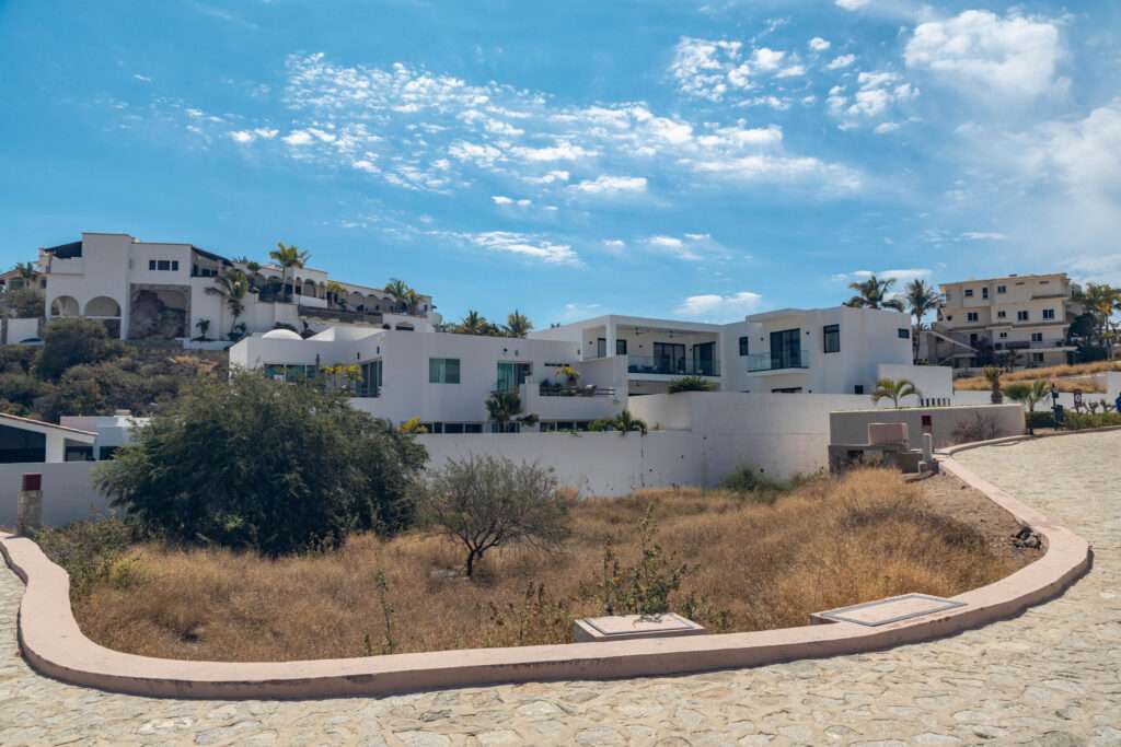 Cabo del Sol El Tezal W:General Prime Commercial Opportunity in Cabo San Lucas!Unlock the potential of this expansive 6,000+ square meter perfectly flat commercial lot, ideally situated in the high-demand Corridor of Cabo San Lucas. Whether you envision a thriving multi-family development with commercial space on the ground floor or a dynamic business hub, this property offers endless possibilities.Incredible value - priced to sell! Don't miss this rare opportunity to invest in one of the most sought-after locations in Cabo.Call today for more details – Plaza de la Colonia, Cabo San Lucas, BS