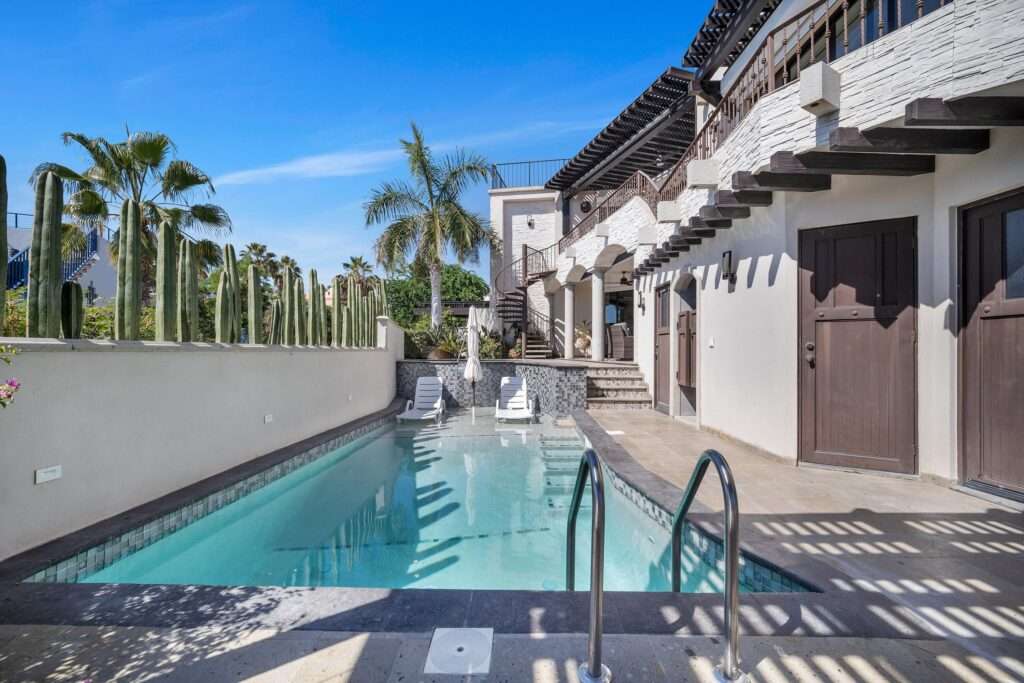 Cabo del Sol Section 29- La Cresta Designed for those seeking the ideal blend of luxury and nature, La Cresta is the newest neighborhood within the private, masterplanned community of Querencia--and the first real estate offering on our second Tom Fazio golf course, Campo Alto. Set atop a striking ridgeline, La Cresta features 54 homesites with sweeping – Sierra de la Giganta, Cabo Corridor, BS