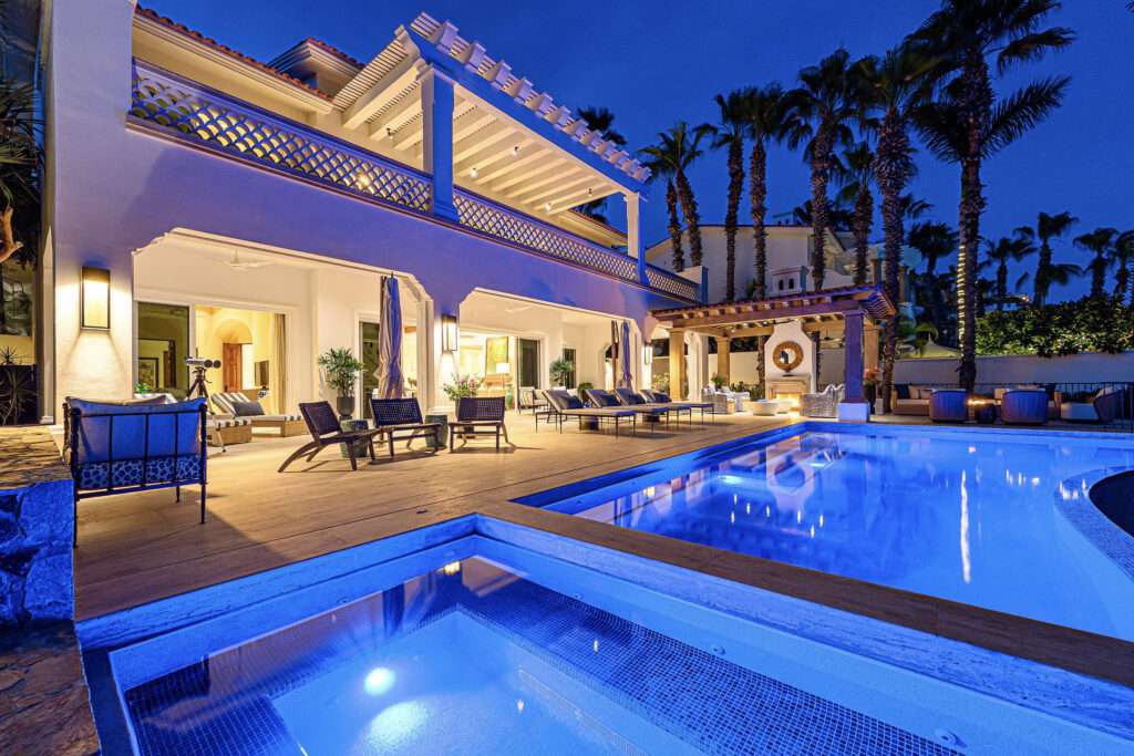Cabo del Sol Club La Costa Unpack your bags and slip straight into coastal living in this furnished 1/bed, 1/bath second floor condo complete with its own garage. The space comes move in ready with appliances, a water filtration system, and thoughtful touches throughout. With strong rental potential and a location that's hard to beat, this condo sits just steps from Plaza Pescadero, where cafés, shops, and local flavor meet the rhythm of daily life. And when you're craving the ocean? The beach is literally right across the street, calling you out for sunrise walks, sunset cocktails, and everything in between. – Villas del Mar, San Jose Corridor, BS